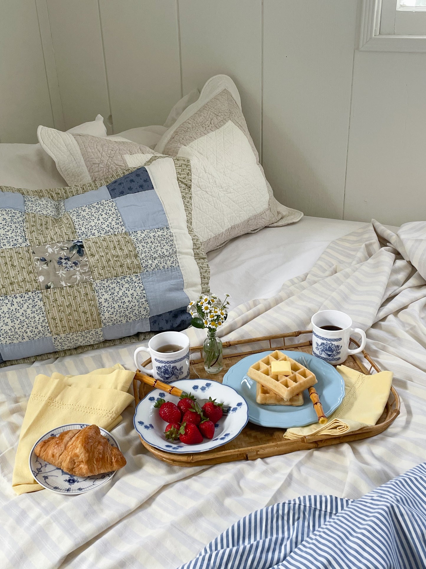 Breakfast in Bed Sette