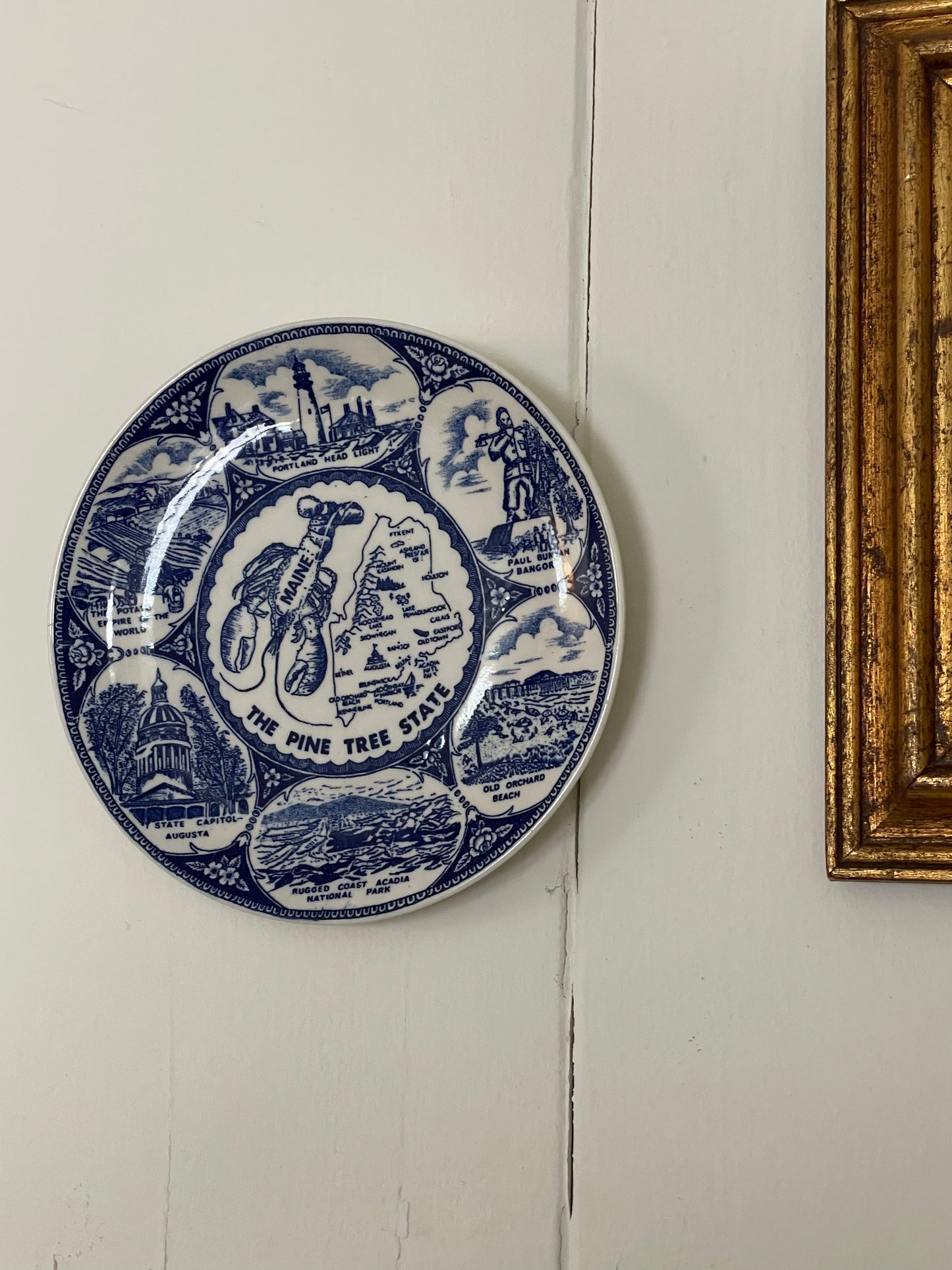 Maine Wall Hanging plate